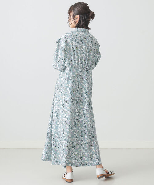 BEAMS LIGHTS(ビームスライツ)の「BEAMS LIGHTS / フラワー プリント ロングスリーブ ワンピース(ワンピース・レディース・イエロー系その他3/サックスブルー・38/36)」の7枚目の写真
