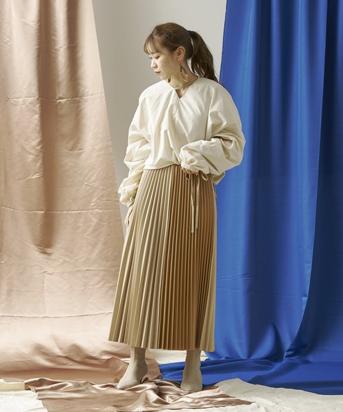 mona Belinda（モナベリンダ）の「切替合皮プリーツスカート（スカート・レディース・グレー/ライトベージュ・FREE）」の13枚目の写真