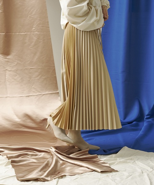 mona Belinda（モナベリンダ）の「切替合皮プリーツスカート（スカート・レディース・グレー/ライトベージュ・FREE）」の21枚目の写真