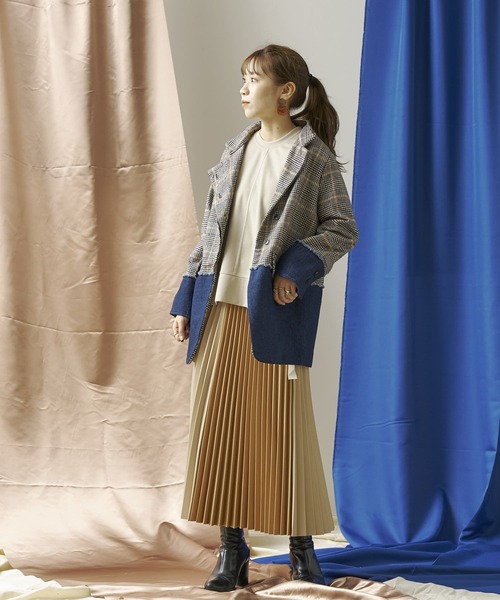 mona Belinda（モナベリンダ）の「切替合皮プリーツスカート（スカート・レディース・グレー/ライトベージュ・FREE）」の16枚目の写真