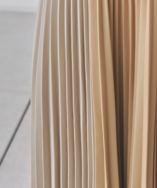 mona Belinda（モナベリンダ）の「切替合皮プリーツスカート（スカート・レディース・グレー/ライトベージュ・FREE）」の19枚目の写真