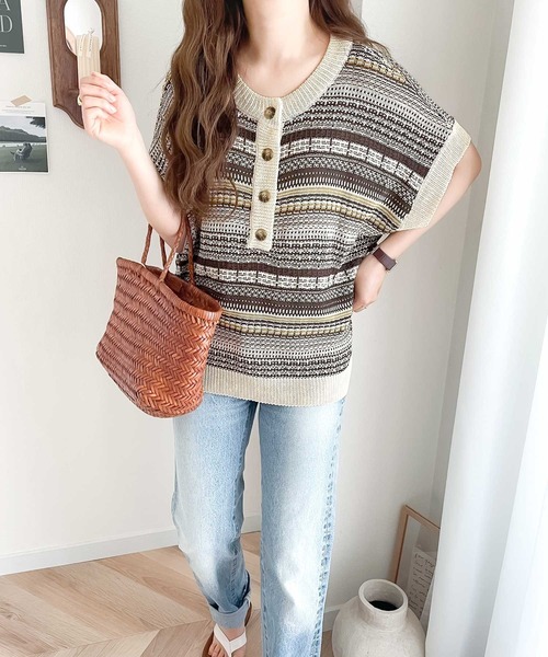 classicalelf(クラシカルエルフ)の「2way変形ジャガードニットマルチボーダープルオーバー(Tシャツ/カットソー・レディース・ベージュ/ブラック/アイボリー・LARGE/MEDIUM/SMALL/X-LARGE)」の6枚目の写真
