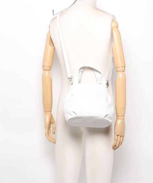Beau're(ヴュレ)の「BEAURE ヴュレ カウレザー Point Stitch Handle 2WAY トート(トートバッグ・レディース・ブラック/グレー/サックスブルー/ホワイト・FREE)」の15枚目の写真