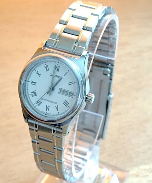 CASIO(カシオ)の「CASIO カシオ /クォーツ スタンダード メタルベルト 日常生活防水 ラウンドフェイス アナログ腕時計 /// LTP-V006D-1B2 LTP-V006D-7B2(アナログ腕時計・メンズ・シルバー/シルバー×ブラック/シルバー系その他・FREE)」の2枚目の写真