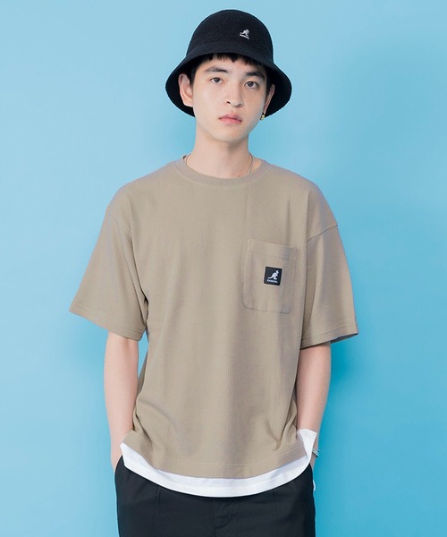KANGOL（カンゴール）の「別注 WEB限定 KANGOL/カンゴール ワンポイント ロゴ ポケット付 レイヤード ビックシルエット ドロップショルダー ワッフル 半袖 Tシャツ（Tシャツ/カットソー・メンズ・ブルー/グレイッシュベージュ/ブラック/ホワイト・LL/M/L）」の21枚目の写真