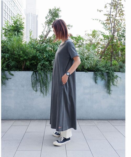 MANASTASH(マナスタッシュ)の「MANASTASH/マナスタッシュ W's PIGMENT FLARE DRESS ウィメンズピグメントフレアワンピース(ワンピース・レディース・ブラック/ベージュ/グリーン・MEDIUM)」の4枚目の写真