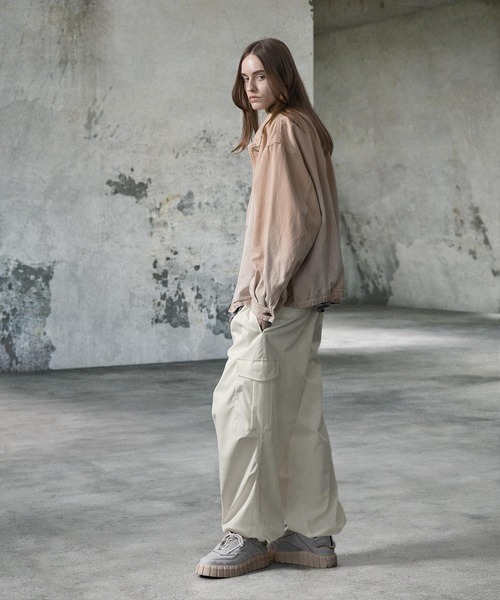 EMMA CLOTHES（エマクローズ）の「カラーリングタックワイドカーゴ