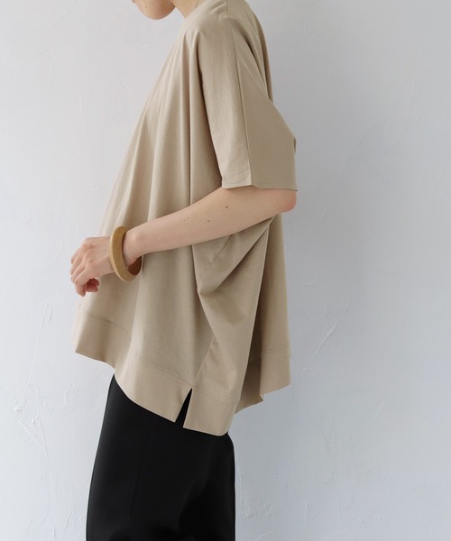HER CLOSET(ハークローゼット)の「【shemoshelly】シルケットポンチョライクカットソーTシャツ(Tシャツ/カットソー・レディース・オフホワイト/ブラック/チャコールグレー/グレイッシュベージュ・M)」の1枚目の写真