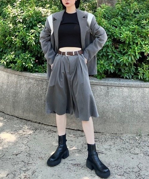 Chikashitsu +(チカシツプラス)の「【Chikashitsu +/チカシツプラス】pin tuck shorts/ピンタック ショートパンツ ハーフパンツ ショーツ(その他パンツ・メンズ・グレー/ベージュ/ブラック・S/L/M)」の3枚目の写真