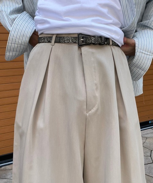 Chikashitsu +(チカシツプラス)の「【Chikashitsu +/チカシツプラス】pin tuck shorts/ピンタック ショートパンツ ハーフパンツ ショーツ(その他パンツ・メンズ・グレー/ベージュ/ブラック・S/L/M)」の4枚目の写真