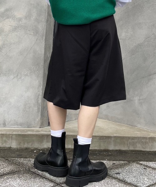 Chikashitsu +(チカシツプラス)の「【Chikashitsu +/チカシツプラス】pin tuck shorts/ピンタック ショートパンツ ハーフパンツ ショーツ(その他パンツ・メンズ・グレー/ベージュ/ブラック・S/L/M)」の17枚目の写真