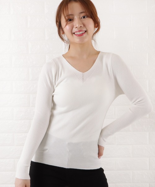 Lace Ladies(レースレディース)の「Vネック細リブニットプルオーバー(ニット/セーター・レディース・ホワイト/ブラック/グレー/ピンク/アイボリー/グレイッシュベージュ・FREE)」の2枚目の写真