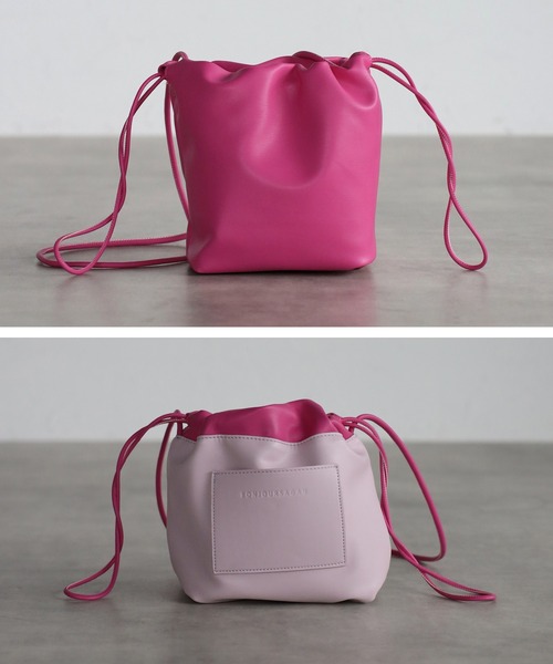 Bonjour Sagan（ボンジュールサガン）の「リバーシブル巾着バッグ（ショルダーバッグ・レディース・ブラック/ピンク/アイボリー/グレイッシュベージュ/パイソン・FREE）」の17枚目の写真