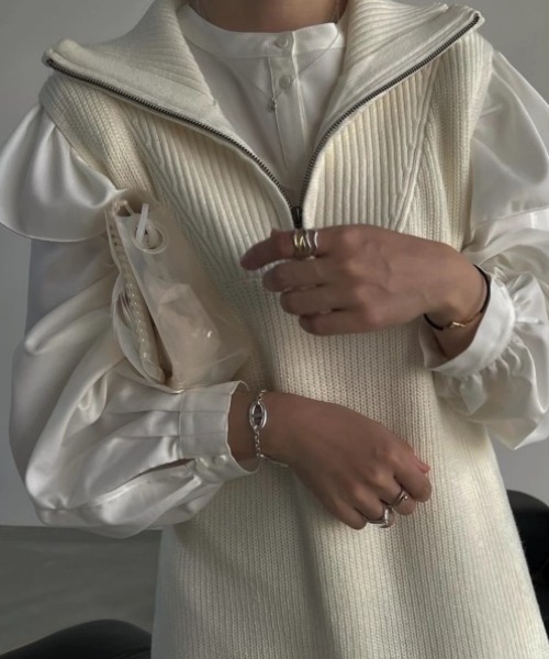 WILLFULLY（ウィルフリー）の「no sleeve front half zip knit OP