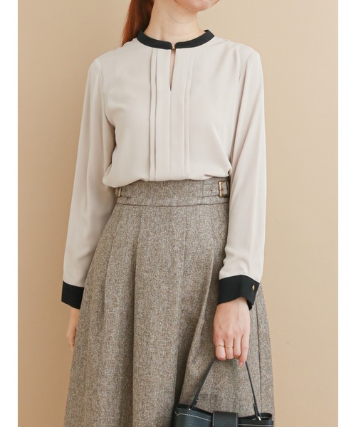 Te chichi（テチチ）の「バイカラーフロントタックブラウス（シャツ/ブラウス・レディース・ベージュ/オフホワイト・ﾌﾘ-）」の2枚目の写真