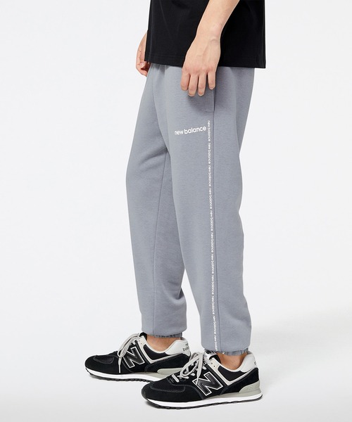 NEW BALANCE(ニューバランス)の「NB Essentials Magnify Linear Graphic スウェットジョガーパンツ(スウェットパンツ・メンズ・グレー/ブラック・SMALL/XX-LARGE/LARGE/X-LARGE/MEDIUM)」の6枚目の写真