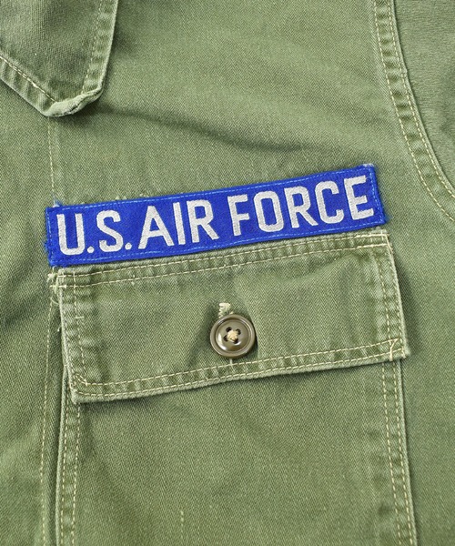 VINTAGE(ヴィンテージ)の「【ヴィンテージ古着】ミリタリー U.S.AIR FORCE ユーティリティーシャツ ワッペン付き(ミリタリージャケット・メンズ・カーキ・SMALL)」の7枚目の写真