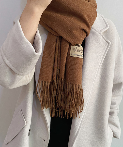 Girly Doll（ガーリードール）の「ウールフリンジマフラー（マフラー・レディース・パープル/ダークグリーン/ダークブラウン/エンジ/ベージュ/ブラウン/グレー/ライトグレー/ブラック/レッド/イエロー/カーキ/ピンク/アイボリー/ダークグレー/ボルドー/グリーン/ライトグリーン/ブルー/グレー系その他/ダークブルー/キャメル/ピンクベージュ/ダークオレンジ/ブルーグリーン・F）」の9枚目の写真