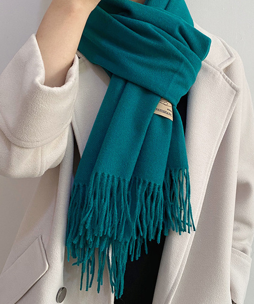 Girly Doll（ガーリードール）の「ウールフリンジマフラー（マフラー・レディース・パープル/ダークグリーン/ダークブラウン/エンジ/ベージュ/ブラウン/グレー/ライトグレー/ブラック/レッド/イエロー/カーキ/ピンク/アイボリー/ダークグレー/ボルドー/グリーン/ライトグリーン/ブルー/グレー系その他/ダークブルー/キャメル/ピンクベージュ/ダークオレンジ/ブルーグリーン・F）」の17枚目の写真