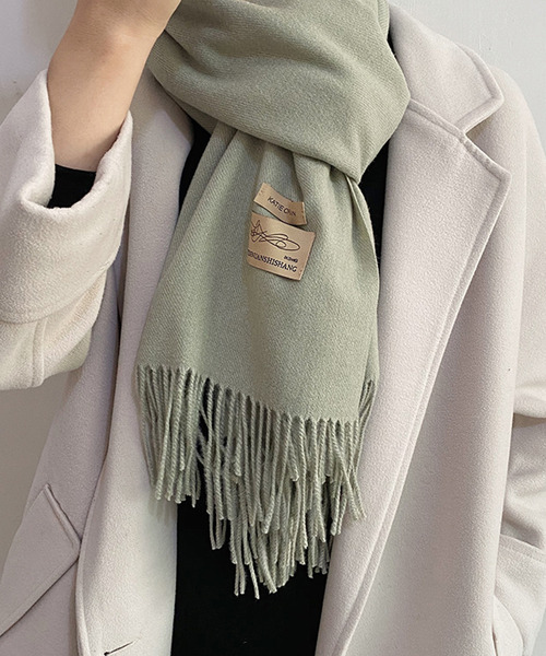 Girly Doll（ガーリードール）の「ウールフリンジマフラー（マフラー・レディース・パープル/ダークグリーン/ダークブラウン/エンジ/ベージュ/ブラウン/グレー/ライトグレー/ブラック/レッド/イエロー/カーキ/ピンク/アイボリー/ダークグレー/ボルドー/グリーン/ライトグリーン/ブルー/グレー系その他/ダークブルー/キャメル/ピンクベージュ/ダークオレンジ/ブルーグリーン・F）」の14枚目の写真