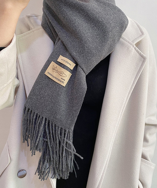 Girly Doll（ガーリードール）の「ウールフリンジマフラー（マフラー・レディース・パープル/ダークグリーン/ダークブラウン/エンジ/ベージュ/ブラウン/グレー/ライトグレー/ブラック/レッド/イエロー/カーキ/ピンク/アイボリー/ダークグレー/ボルドー/グリーン/ライトグリーン/ブルー/グレー系その他/ダークブルー/キャメル/ピンクベージュ/ダークオレンジ/ブルーグリーン・F）」の6枚目の写真