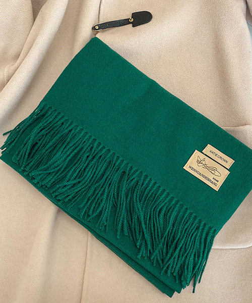 Girly Doll（ガーリードール）の「ウールフリンジマフラー（マフラー・レディース・パープル/ダークグリーン/ダークブラウン/エンジ/ベージュ/ブラウン/グレー/ライトグレー/ブラック/レッド/イエロー/カーキ/ピンク/アイボリー/ダークグレー/ボルドー/グリーン/ライトグリーン/ブルー/グレー系その他/ダークブルー/キャメル/ピンクベージュ/ダークオレンジ/ブルーグリーン・F）」の11枚目の写真