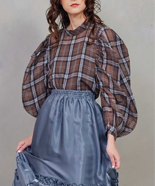 KOH.style（コースタイル）の「ボリューム袖チェックトップス（シャツ/ブラウス・レディース・ブラック/ブラウン/オフホワイト・FREE）」の5枚目の写真