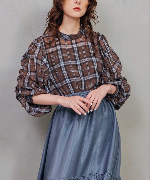 KOH.style（コースタイル）の「ボリューム袖チェックトップス（シャツ/ブラウス・レディース・ブラック/ブラウン/オフホワイト・FREE）」の6枚目の写真