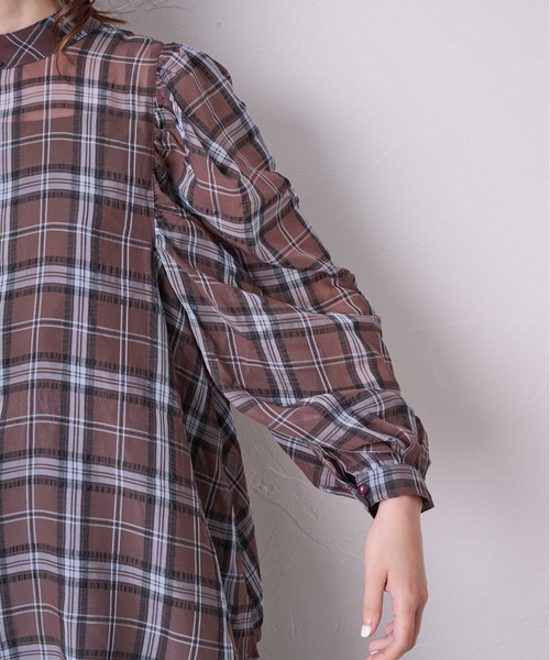 KOH.style（コースタイル）の「ボリューム袖チェックトップス（シャツ/ブラウス・レディース・ブラック/ブラウン/オフホワイト・FREE）」の17枚目の写真