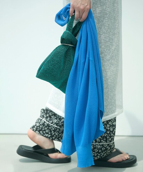 coen(コーエン)の「サラコVネックシアーニットカーディガン(カーディガン/ボレロ・レディース・ライトグレー/ベージュ/オレンジ/ケリー/ロイヤルブルー/ブラック・FREE)」の8枚目の写真