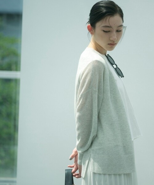 coen(コーエン)の「サラコVネックシアーニットカーディガン(カーディガン/ボレロ・レディース・ライトグレー/ベージュ/オレンジ/ケリー/ロイヤルブルー/ブラック・FREE)」の9枚目の写真