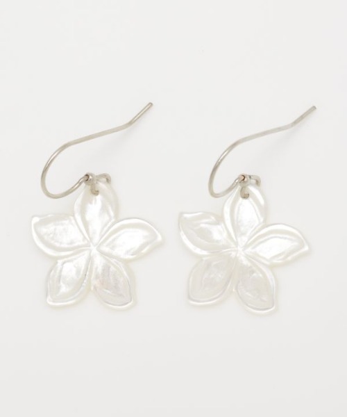 Kahiko（カヒコ）の「【Kahiko】LEIGHTON LAM パールカービングピアス（ピアス（両耳用）・レディース・その他11/その他12/その他14/シルバー/クリア・FREE）」の2枚目の写真