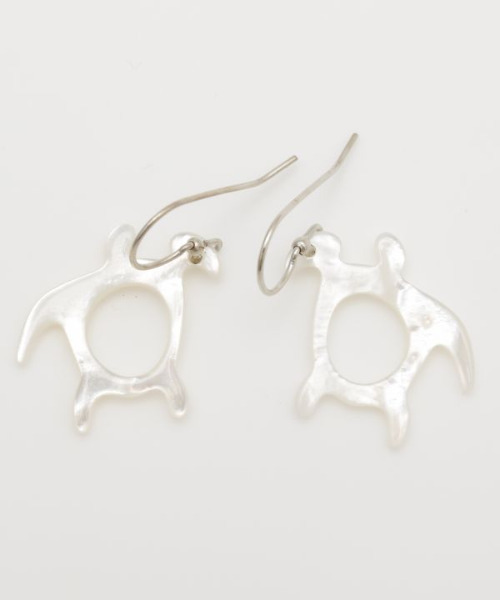 Kahiko（カヒコ）の「【Kahiko】LEIGHTON LAM パールカービングピアス（ピアス（両耳用）・レディース・その他11/その他12/その他14/シルバー/クリア・FREE）」の3枚目の写真