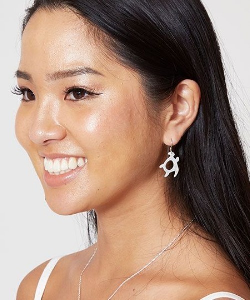 Kahiko（カヒコ）の「【Kahiko】LEIGHTON LAM パールカービングピアス（ピアス（両耳用）・レディース・その他11/その他12/その他14/シルバー/クリア・FREE）」の7枚目の写真