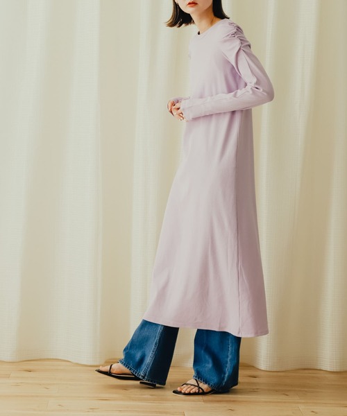 SENSE OF PLACE by URBAN RESEARCH(センスオブプレイスバイアーバンリサーチ)の「ボリュームスリーブアイラインカットワンピース(ワンピース・レディース・ラベンダー/ブラック/ライトベージュ・ONE/S)」の1枚目の写真