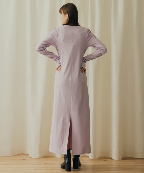 SENSE OF PLACE by URBAN RESEARCH(センスオブプレイスバイアーバンリサーチ)の「ボリュームスリーブアイラインカットワンピース(ワンピース・レディース・ラベンダー/ブラック/ライトベージュ・ONE/S)」の11枚目の写真