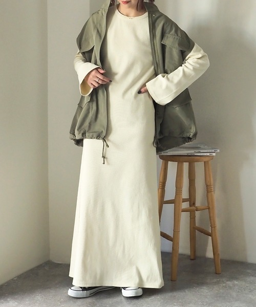 Riberry（リベリー）の「フレアスリーブテレコリブワンピース（ワンピース・レディース・ブルー/アイボリー/ブラック/オートミール・FREE）」の9枚目の写真