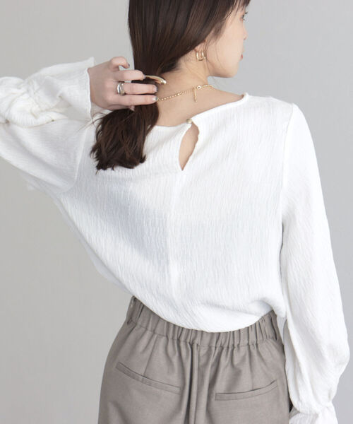 fredy emue（フレディエミュ）の「【fredy emue/フレディエミュ】楊柳袖口フレアーブラウス（シャツ/ブラウス・レディース・オフホワイト/ライトグリーン/ネイビー・38）」の9枚目の写真