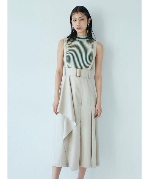 MURUA（ムルーア）の「フリルラップジャンスカ【セット販売対象】（ジャンパースカート・レディース・ブラック/カーキ/アイボリー・1/2）」の4枚目の写真