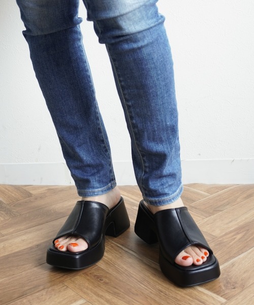 Fabby fabby（ファビィーファビィー）の「スクエア厚底ユニットサンダル（サンダル・レディース・ベージュ/ブラック/オフホワイト/オレンジ・MEDIUM/SMALL/LARGE）」の12枚目の写真