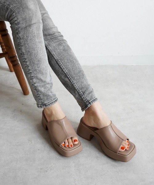 Fabby fabby（ファビィーファビィー）の「スクエア厚底ユニットサンダル（サンダル・レディース・ベージュ/ブラック/オフホワイト/オレンジ・MEDIUM/SMALL/LARGE）」の17枚目の写真