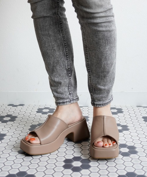 Fabby fabby（ファビィーファビィー）の「スクエア厚底ユニットサンダル（サンダル・レディース・ベージュ/ブラック/オフホワイト/オレンジ・MEDIUM/SMALL/LARGE）」の18枚目の写真