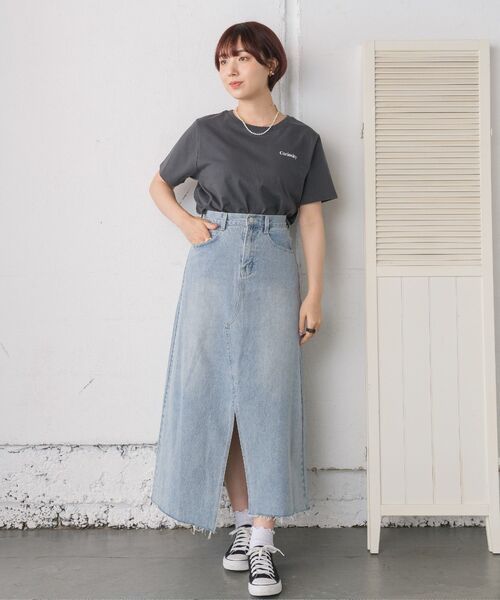 RETRO GIRL(レトロガール)の「スリットデニムナローSK(スカート・レディース・ブルー/ダークブルー・FREE)」の22枚目の写真