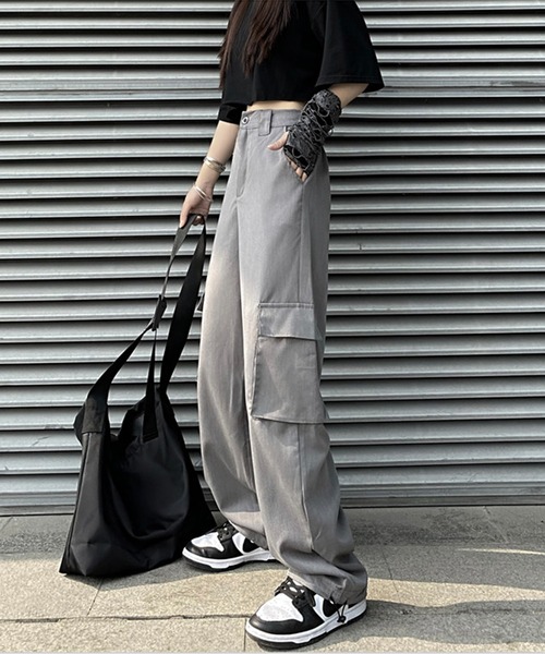 BASQUE magenta(バスクマゼンタ)の「裾ドロスト スラックスカーゴパンツ(カーゴパンツ・レディース・グレー/ブラック・S/L/M/XL)」の13枚目の写真