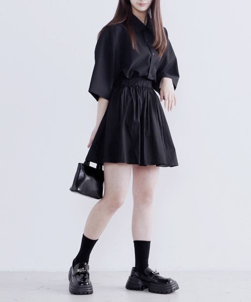 Figments（フィグメンツ）の「オーバーシルエットシャツ（シャツ/ブラウス・レディース・ブラック/ホワイト・FREE）」の17枚目の写真