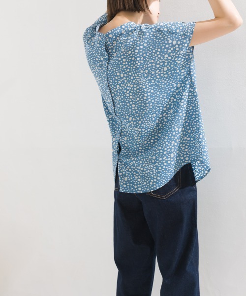 OMNES（オムネス）の「シフォンジョーゼットダルメシアン2WAYフレンチスリーブブラウス（シャツ/ブラウス・レディース・ブラック/ブルー/アイボリー・FREE）」の12枚目の写真