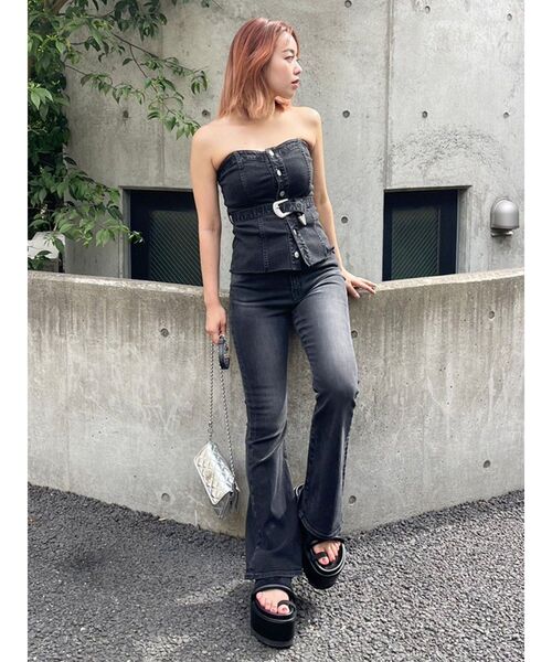 EVRIS（エヴリス）の「バックルコルセットトップス【セットアップ着用可能】（チューブトップ・レディース・ブラック/ライトブルー・FREE）」の10枚目の写真