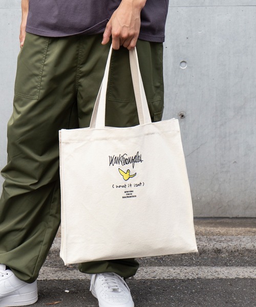Mark Gonzales（マーク・ゴンザレス）の「【MARKGONZALES】What it isnt マチ付きトートバッグ（インナーポケット3つ付き）（トートバッグ・メンズ・ブラック/ブラック系その他2/ブラック系その他3/ホワイト/ホワイト系その他2/ホワイト系その他3・FREE）」の2枚目の写真