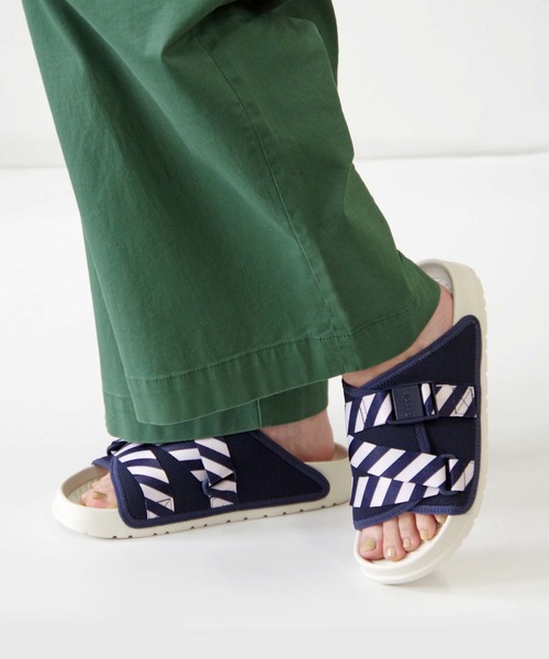 People Footwear（ピープルフットウェア）の「People Footwear （ピープルフットウェア）/シャワーサンダル【LENNON CHILLER】（サンダル・メンズ・ブラック/ブルー系その他/ベージュ/ブラウン系その他/ブラック系その他/ブルー/ネイビー・10/6/9/4/8/5/7/3/11/12）」の5枚目の写真