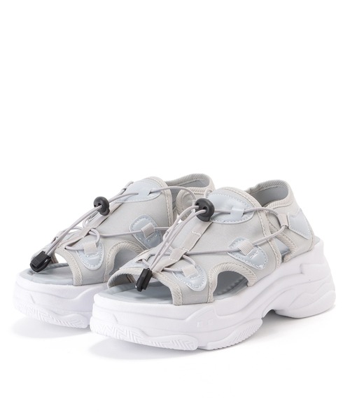 Lace Ladies（レースレディース）の「ナローストラップ付き厚底スニーカーサンダル（サンダル・レディース・ブラック/ブルー/ブラック×ホワイト/ホワイト/ベージュ・22.5/23/23.5/24/24.5/ 25）」の5枚目の写真